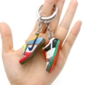 15. Mandarin duck (left and right feet at random)