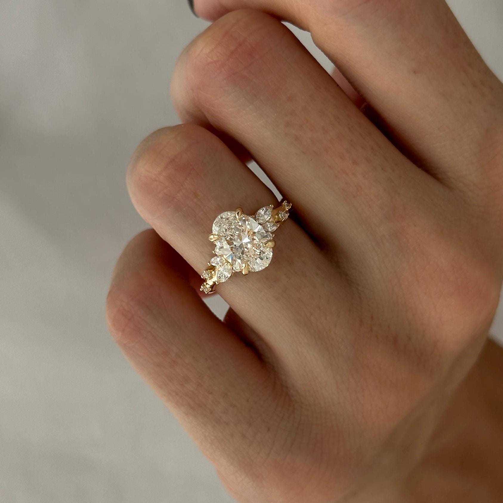 Luochen Cross-Border Hot-Selling Super Flash Oval Pigeon Egg Diamond Ring Creative High-End Light Luxury Proposal Gift Ring Hand Jewelry