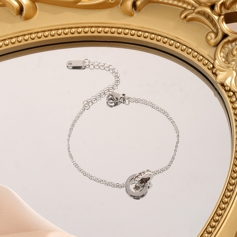 Pulsera de Acero de Titanio de Dongguan, Estilo Europeo y Americano, Diseño de Doble Cadena con Cuchillas, Exagerada, Hip-Hop, para Otoño e Invierno, No se Destiñe, para Mujer