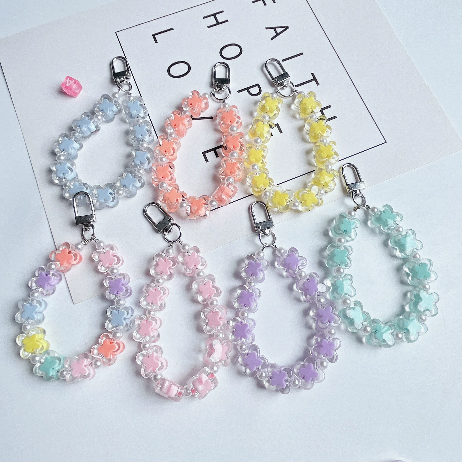 Аcrylic beaded bracelet handmade, beads, accessory, accessories, headphones, keychain, four-leaf clover, DIY