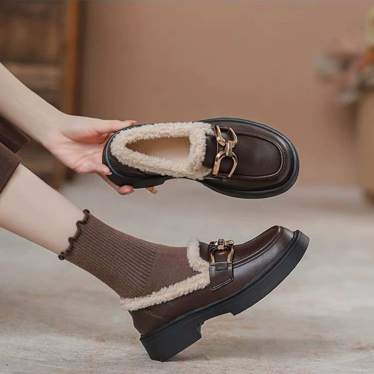 Плюс бархатная обувь Lefu Женская осень и зима 2025 Новый толстый дно дикий снег ботинки теплые хлопчатобумажные туфли ретро маленькие кожаные туфли