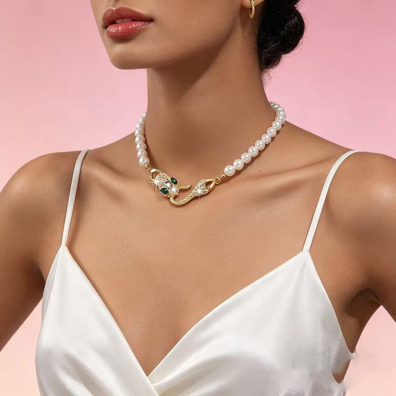 Cross-Border Imitation Pearl High-End Accessories Snake-Shaped Decoration Luxury Design Necklace Holiday Party Gift Daily