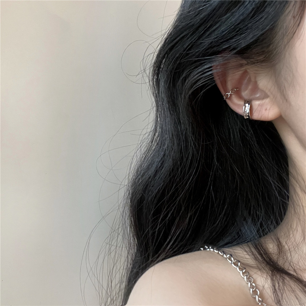Retro Geometric Ear Bone Clip Korean Personality Design Sense Opening Adjustable Fashion Earrings display picture 6