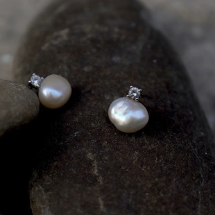 Meteor Meteor Natural Freshwater Pearl Earrings Light Luxury High Feeling Elegant Zircon Baroque Earrings Niche Elegant