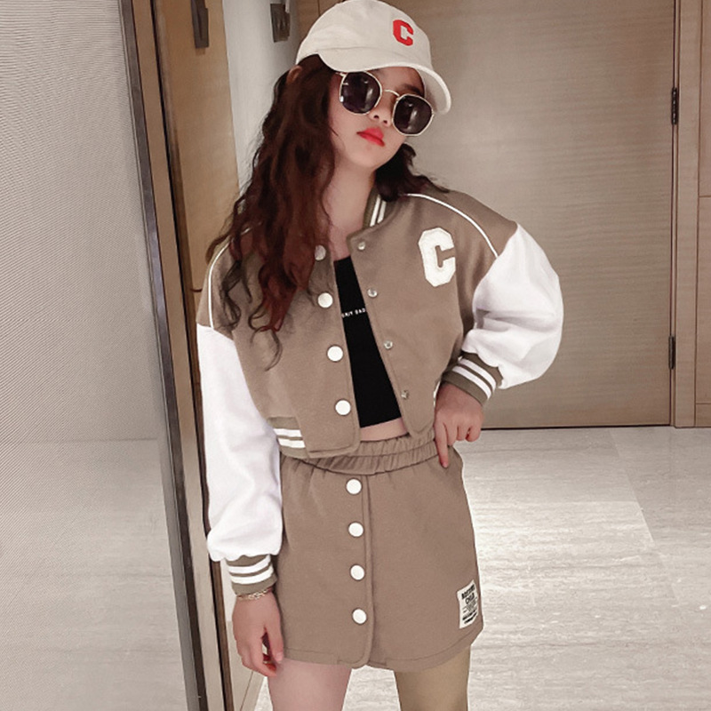 여자 스포츠 정장 2024 가을 새로운 야구 유니폼 재킷 대학 스타일 짧은 치마 캐주얼 투피스 세트