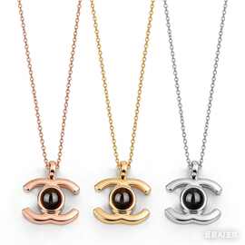 跨境热销100种语言我爱你双C投影项链轻奢时尚锁骨链图片定 制