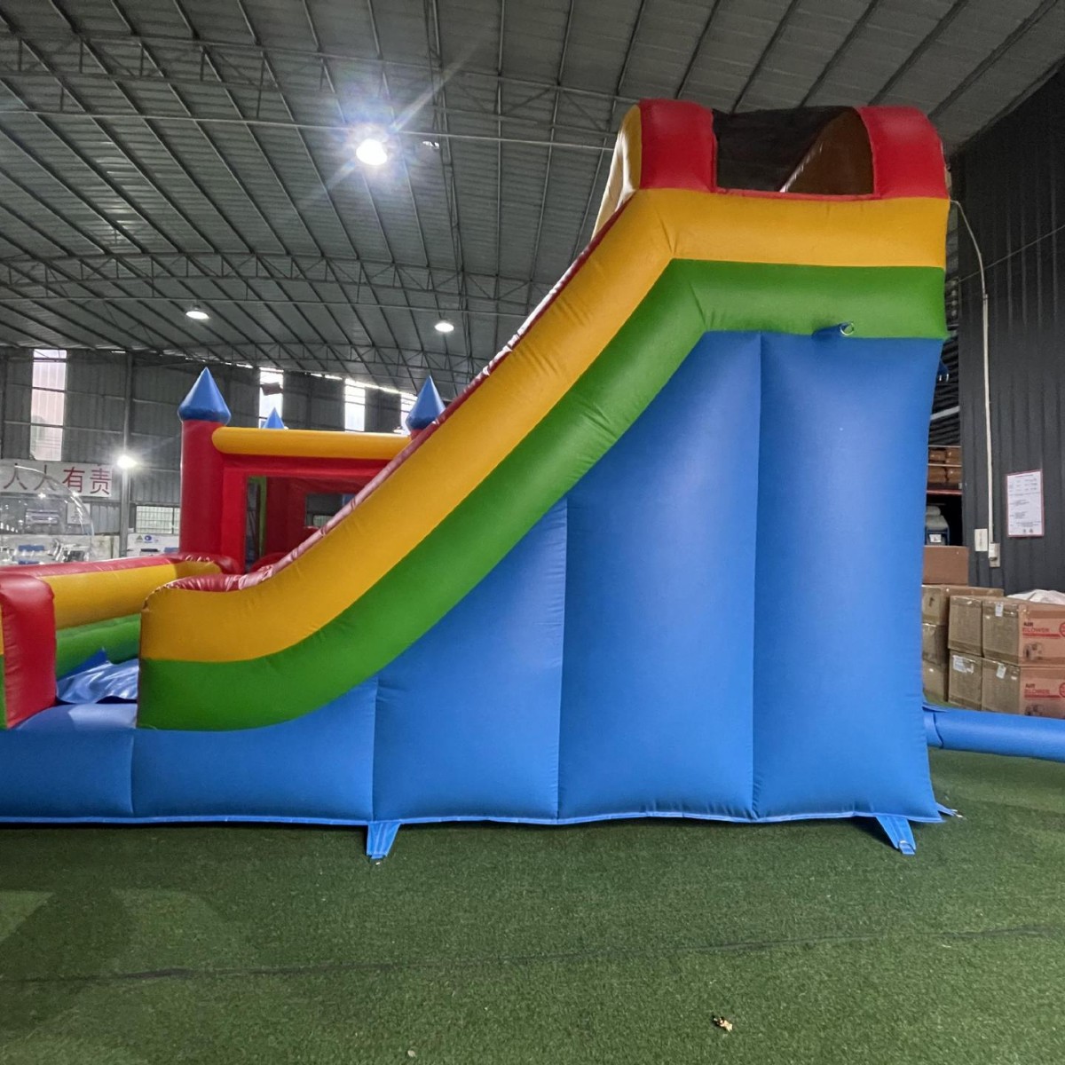 Gran castillo infláble para niños malvado castillo al aire libre deslizante cama de salto combinación centro comercial patio parque equipo de cabina