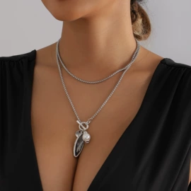 项链;脚饰;手链