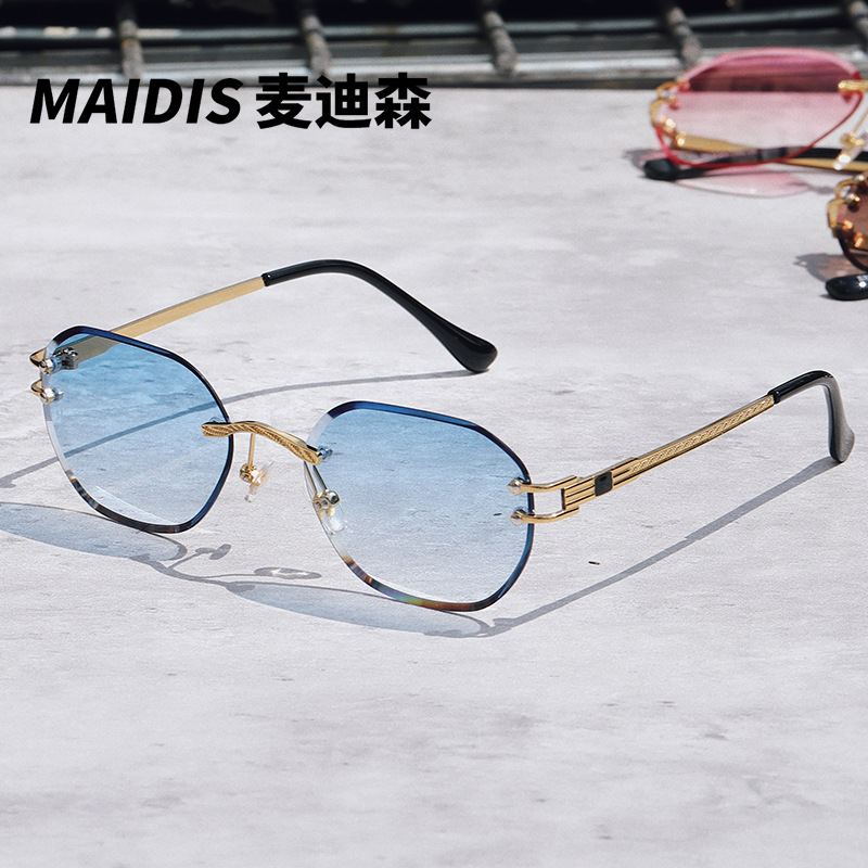 Fashionable sunglasses