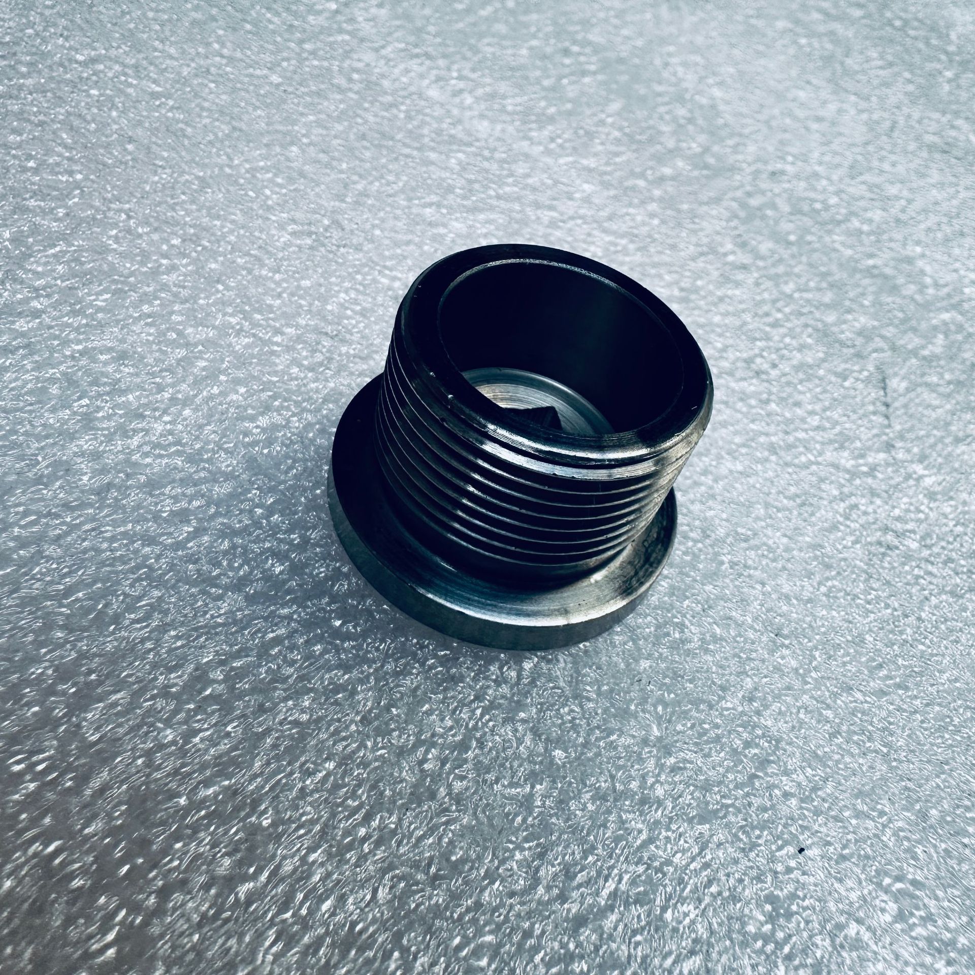 Cummins engine parts: plug, retainer