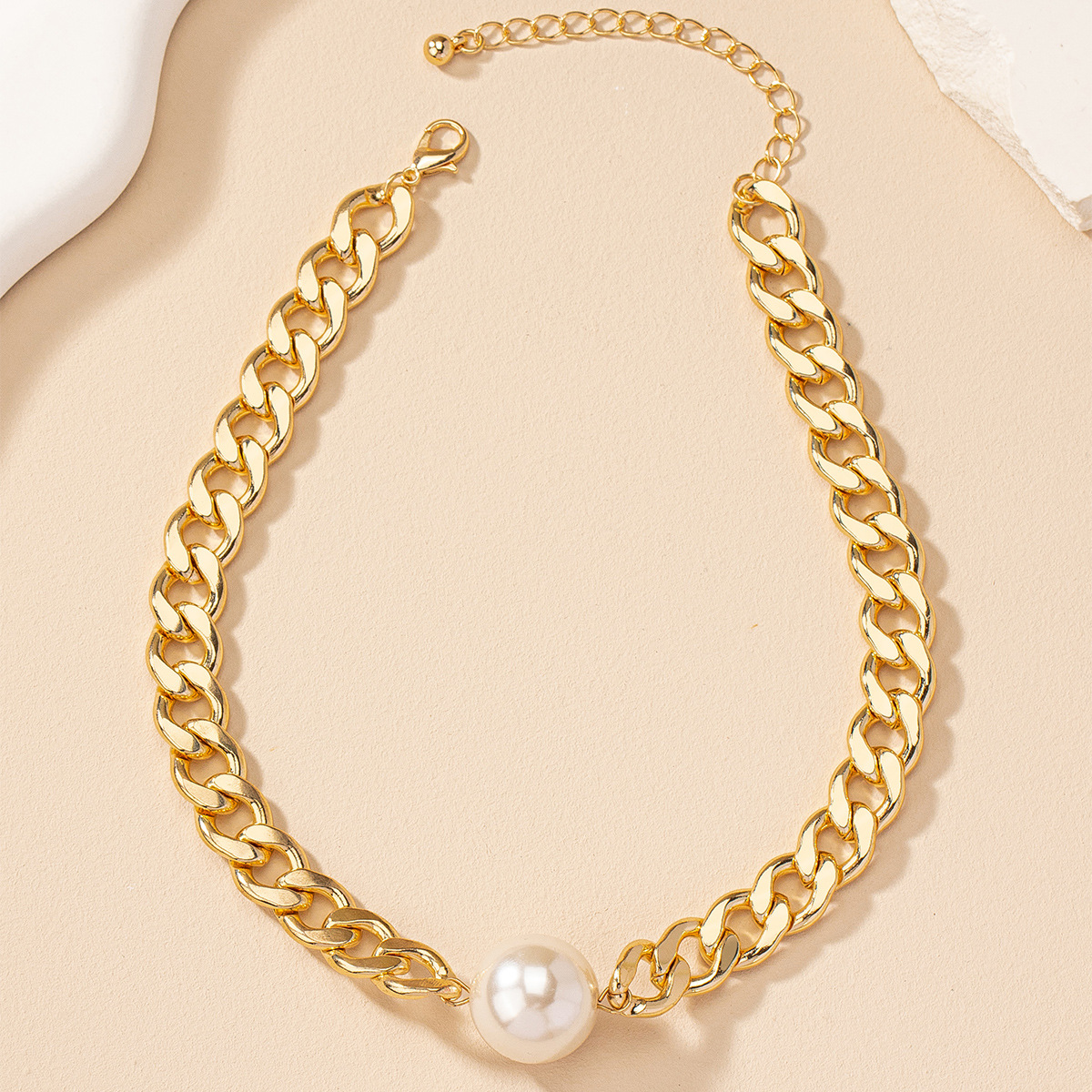 Colar de pérolas dourado para mulher design nicho estilo luxo_voghion.com