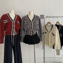 欧玛莱 小香风蝴蝶结金扣针织开衫V领蕾丝拼接毛衣长袖外套女1739