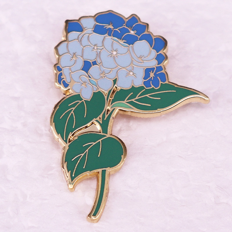 Blue hydrangea Ziyang flower brooch metal badge accessories plant flower lovers gift Blue hydrangea Ziyang flower brooch metal badge accessories plant flower lovers gift