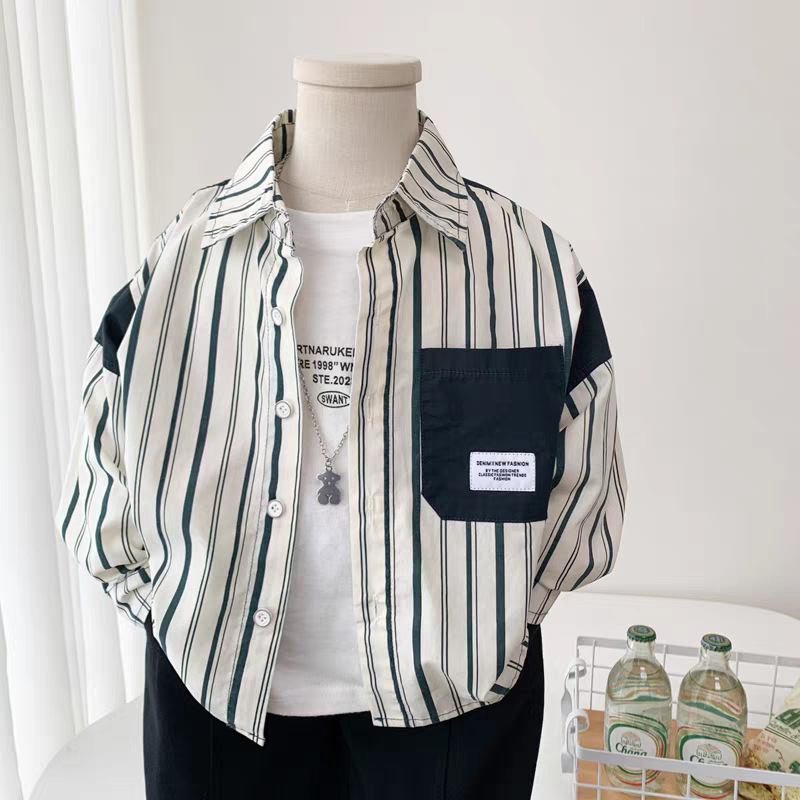 Stylish striped shirt for boys, new spring and autumn 2025, Korean style, handsome thin cotton shirt for toddlers.
