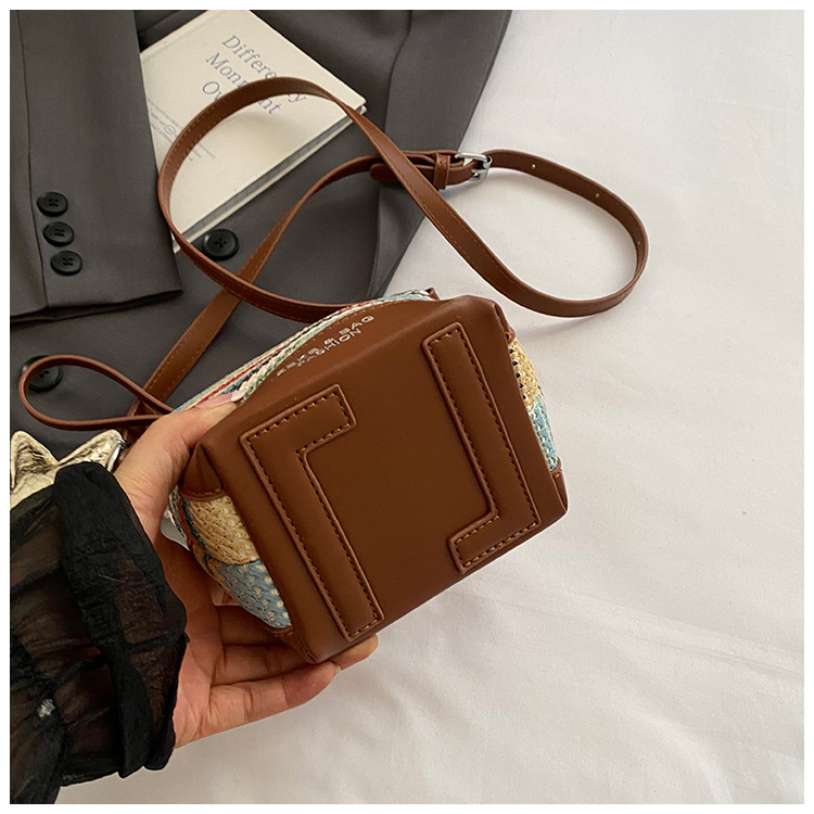 Fashionable straw woven bag for women 2025 summer new trendy woven single-shoulder crossbody women's bag, versatile bucket bag with patchwork undefined