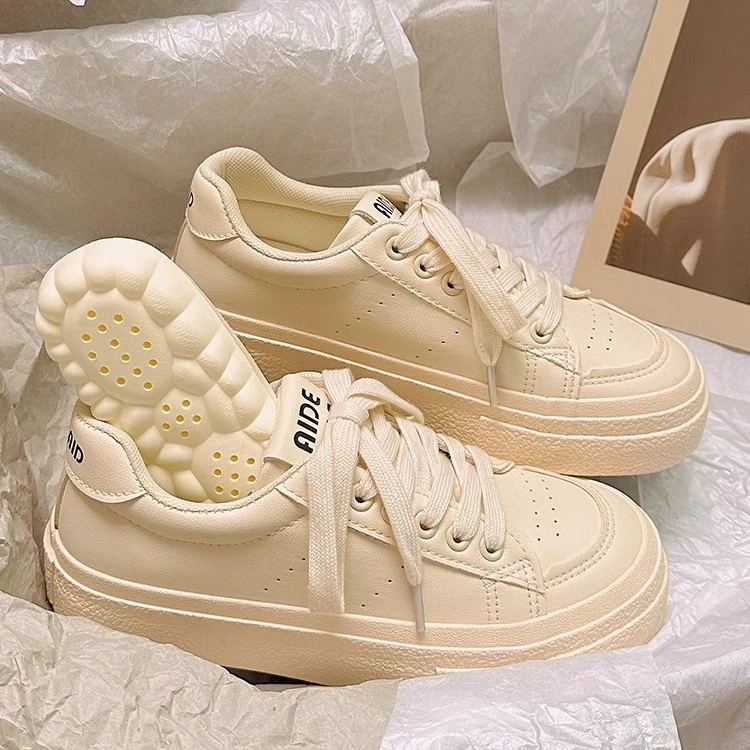 2024 Супер Популярные весенне-летние новые повседневные кроссовки на плоской подошве в Корейском стиле, универсальная модная ниша, которую нелегко поразить