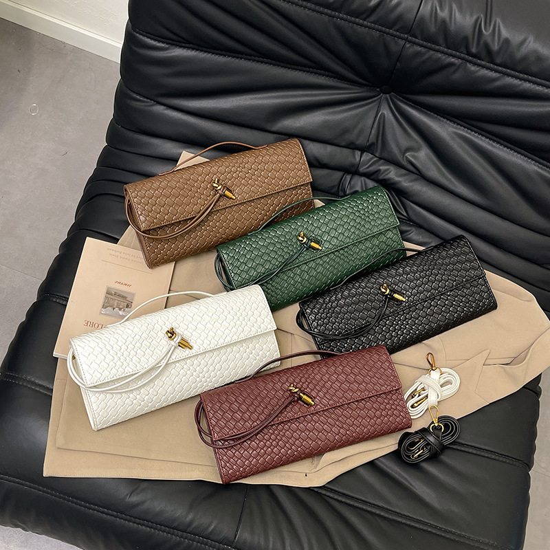 2025 New Cross-Border Woven Baguette Bag Vintage Textured Handbag Simple Soft Leather Shoulder And Crossbody Bag For Women - Thumbnail 3