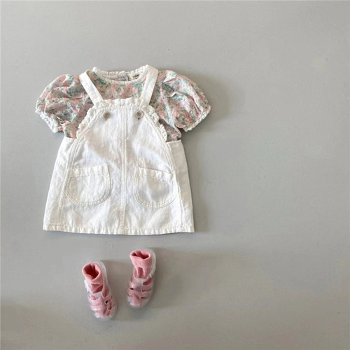 Korean version of children's clothing  summer girls' denim suspender skirt + floral short-sleeved T baby cute and trendy suit
