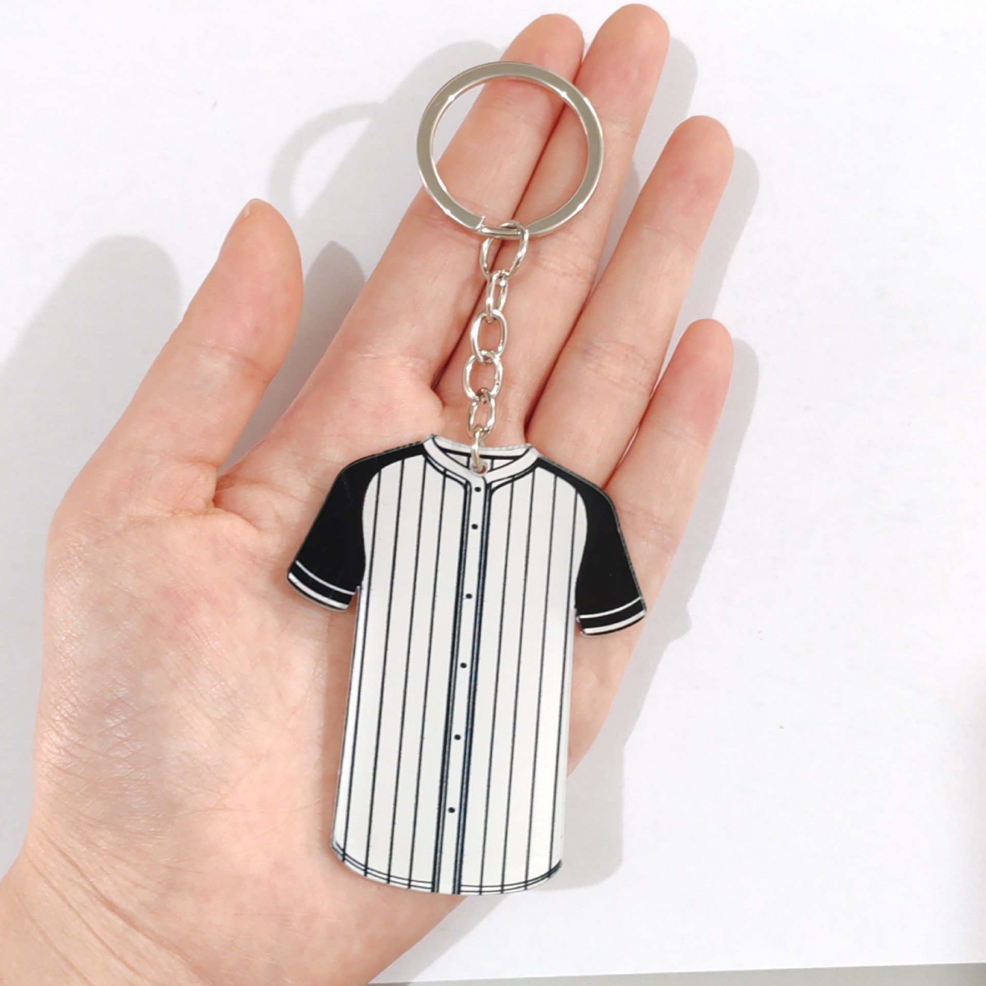 Amazon comercio electrónico transfronterizo explosión 12PCS 18PCS camiseta acrílica blanca llavero de béisbol image 13
