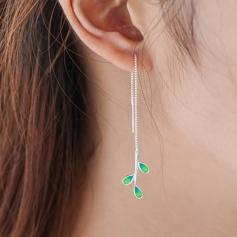 2024 nuevo estilo Mori pequeña hoja fresca pendientes de plata esterlina tendencia personalidad larga línea de orejas de estilo étnico fluido image 1