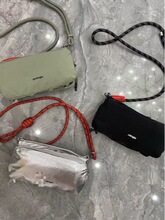 �¿�ˮƿб���������Ů�����˶�����ˮ��С�� б���