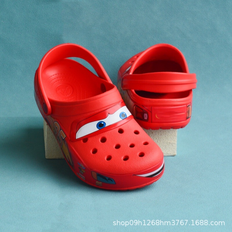 Lightning Mcqueen No. 95 Cartoon Car Card Drop Hole Shoes Sandals Men's and Women's Casual Baotou Beach Slippers