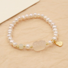新中式貔貅天然淡水珍珠玉髓和田玉手链玉兔百搭时尚手串轻奢风