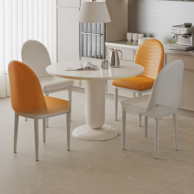 Exportación inswind softpack silla de lujo simple silla de comedor doméstica silla de cuero oruga silla pequeña silla de casa