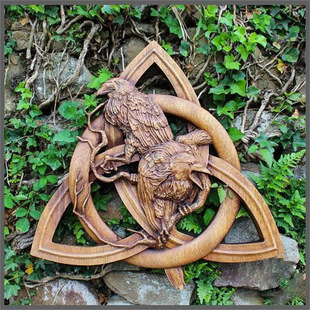 Cross-border independent station Crow on the ground Raven resin handicraft pendant