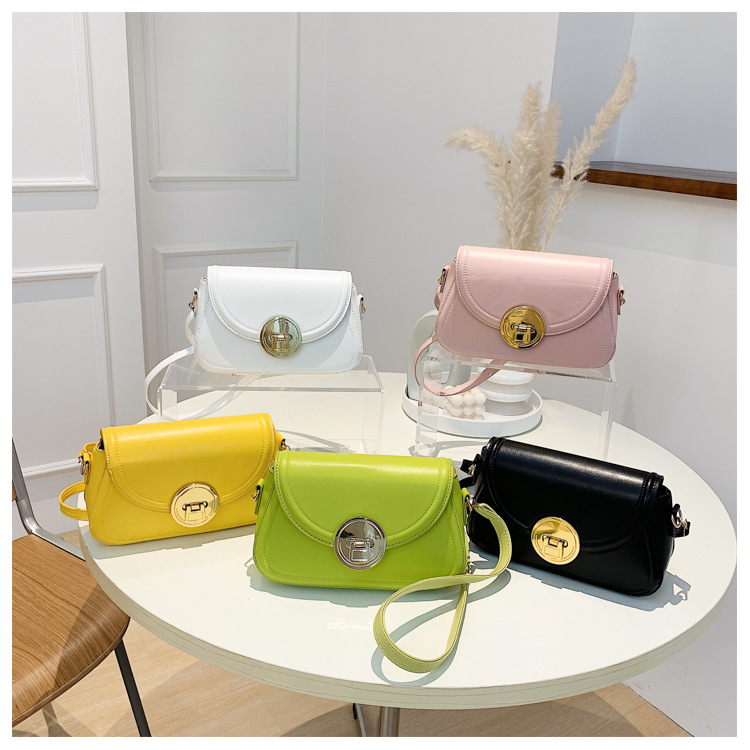 Fashion Retro Underarm Shoulder New 2022 Women's Sweet Shoulder Bag display picture 1