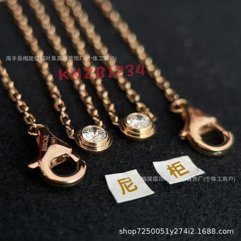 High-End V-Gold Single Diamond Necklace for Women, V-Gold Plated with 18K Gold, Small Round Disc Necklace, Ufo Clavicle Chain, Wholesale High-End V-Gold Single Diamond Necklace for Women, V-Gold Plated with 18K Gold, Small Round Disc Necklace, Ufo Clavicle Chain, Wholesale