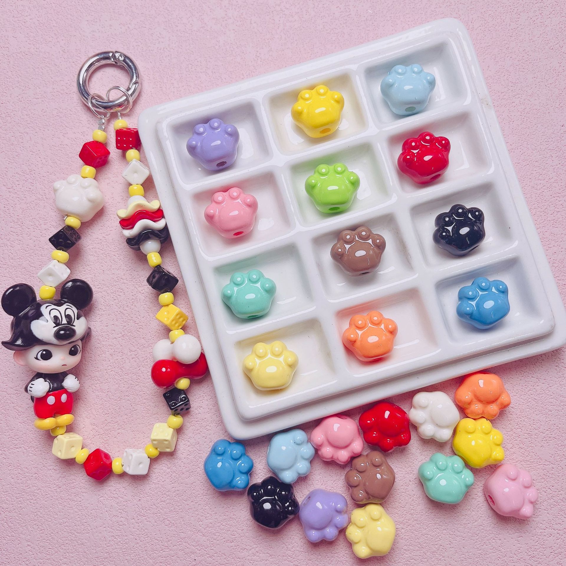 Acrílico lindo pintura garra de gato a través del agujero cuentas sueltas bricolaje hecho a mano cadena de teléfono móvil material de llavero accesorios de joyería