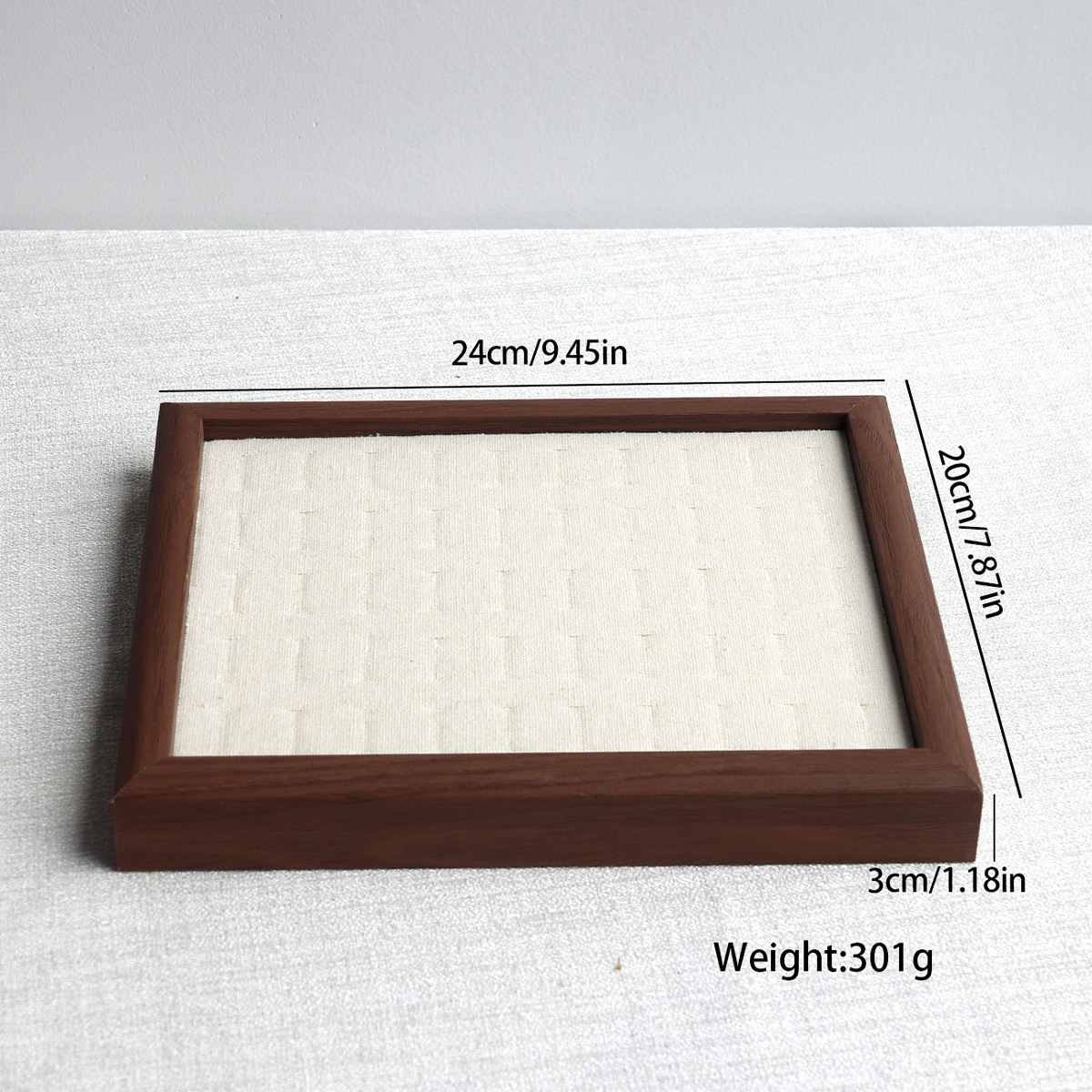 �߼��к���ľ����ָչʾ�̶������ɼܹ�̨�����鱦���γ��м���