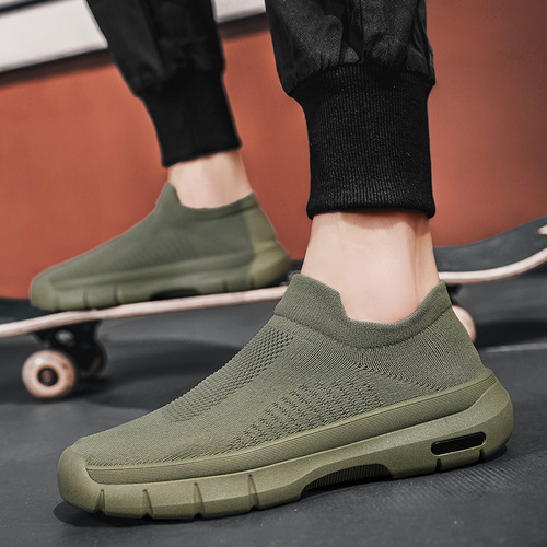 Breathable mesh running shoes for men, summer casual street shoes for daily wear and travel