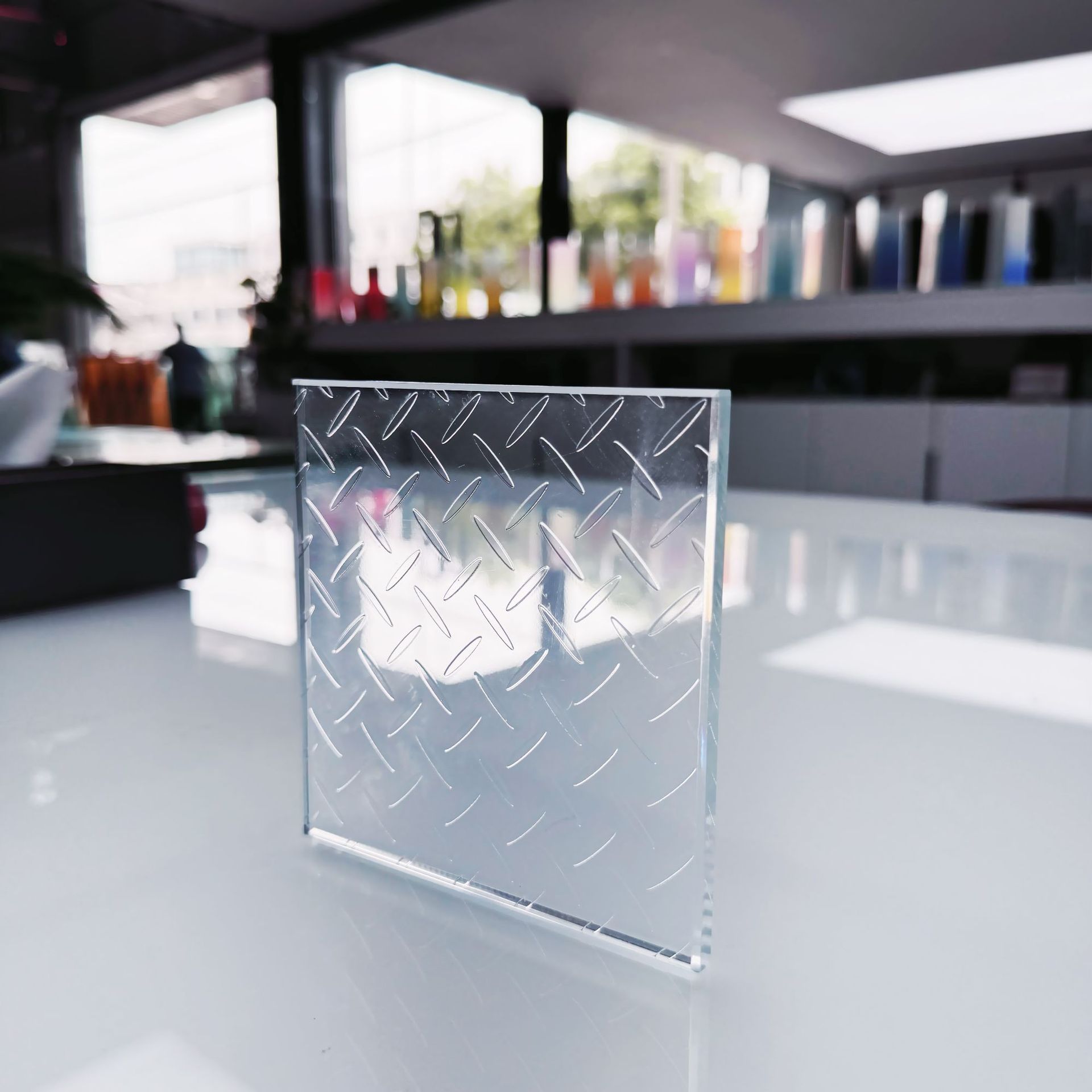 防滑玻璃地板踏步走廊栈道夹胶钢化玻璃八字纹小圆点压花玻璃