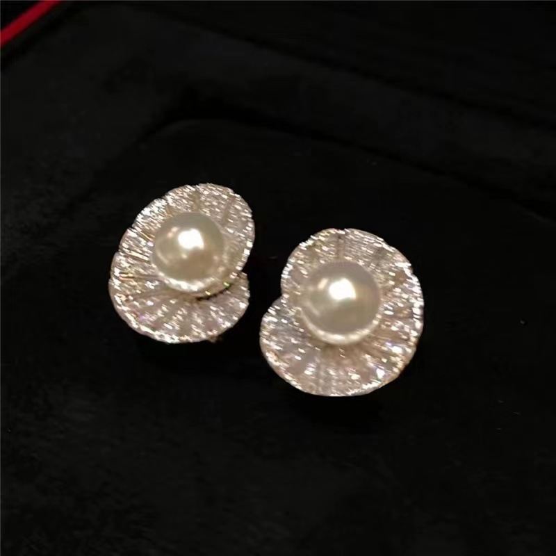 1 Pair Lady Shell Plating Inlay Copper Artificial Pearls Ear Studs display picture 2