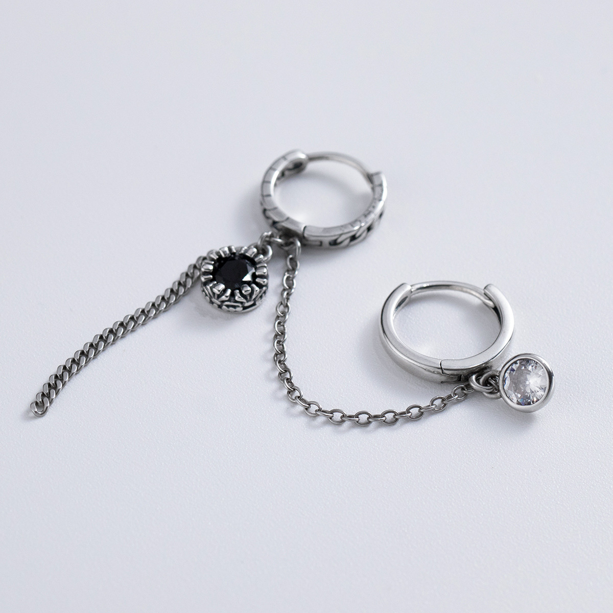 Eloch S925 plata esterlina tailandesa diamantes agujeros de orejas de moda super cool diseño joyas de orejas para mujeres M05077