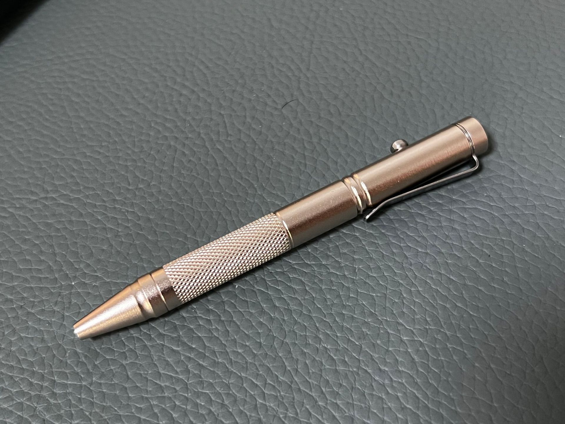 Wholesale Bolt Creative Multifunctional Gift, Metal Retractable Ballpoint Machine Gun Pen, Customizable With_voghion.com