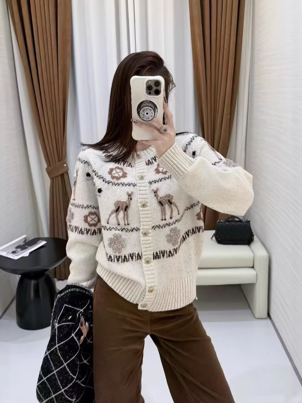 High-End Chanel-Style Ski Series Jacquard Deer Pattern Round-Neck Single-Breasted Knitted Cardigan Sweater Coat for Women High-End Chanel-Style Ski Series Jacquard Deer Pattern Round-Neck Single-Breasted Knitted Cardigan Sweater Coat for Women