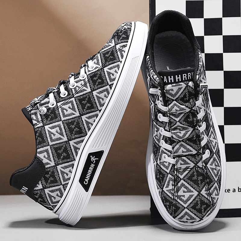 Las nuevas zapatillas deportivas de estilo bajo de los hombres se pueden usar en todas las estaciones, cómodas, transpirables, simples y de moda a juego