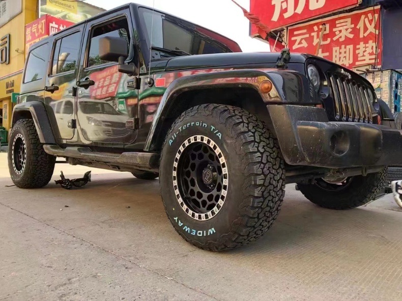 Off-Road AT All-teRRain 225 235 245 265 285 60/65R17/70R16/60R18 Off-Road TiRe