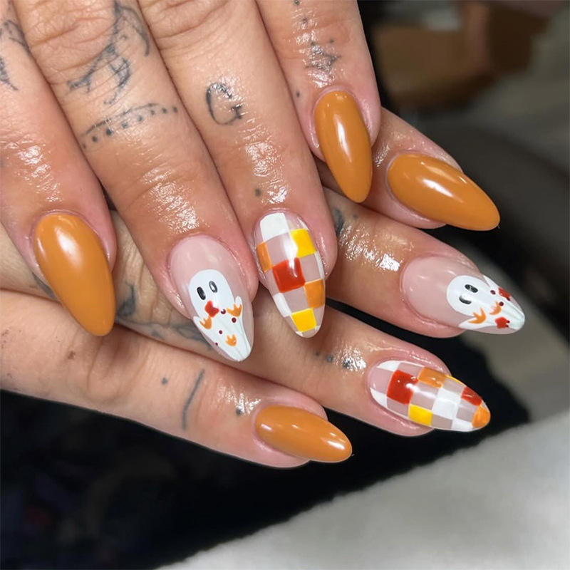 Autumn and Winter Orange Nails, Quirky and Cute Ghost Maple Leaf Checkerboard Pattern, Halloween Fake Nails, Cross-Border European and American Style Wearable Nails