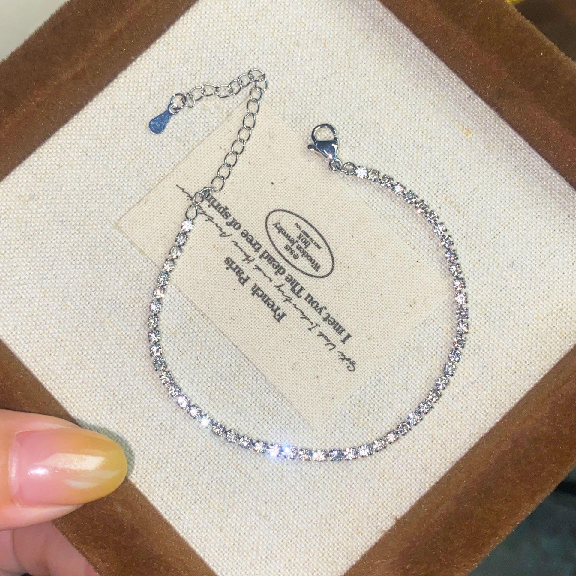 Bracciale da donna con diamanti e zirconi bianchi e verdi ultra fini, leggero, di alta qualità, impilabile, con diamanti flash_voghion.com