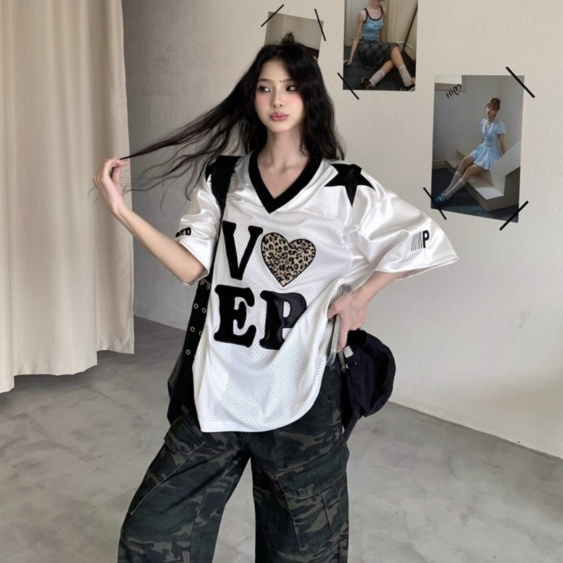 夏用女性用クロスボーダーアメリカンスポーツTシャツ、ヒョウ柄ラブジャージ、半袖レトロルーズ速乾Vネックトップス|undefined