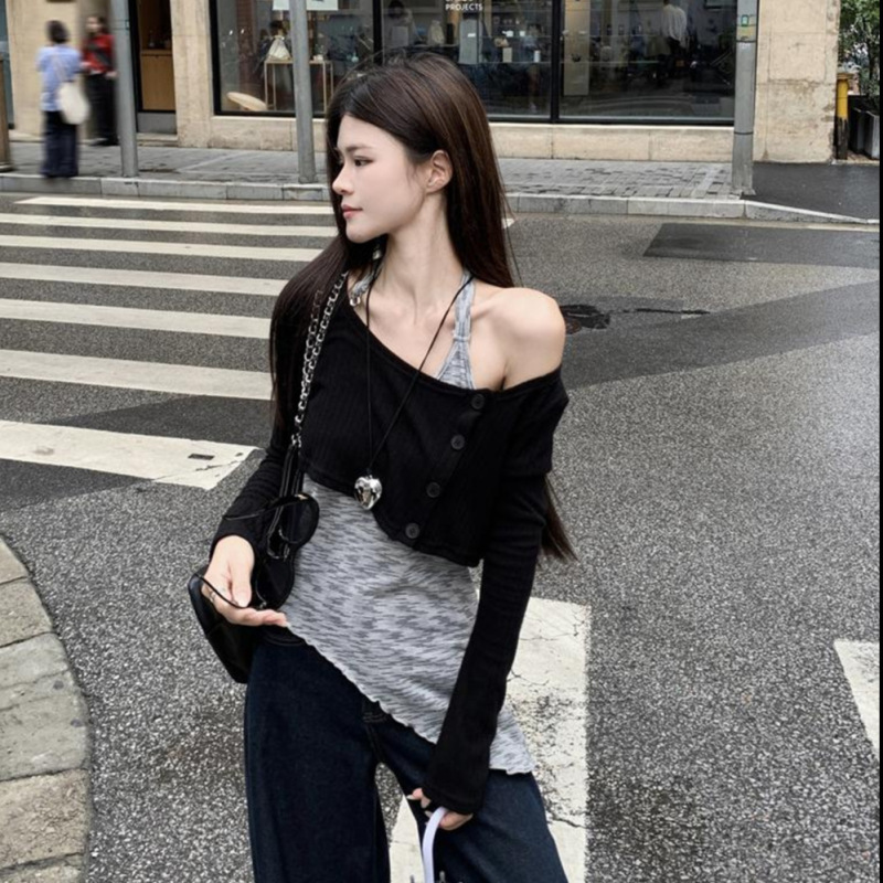黑色露肩短款纽扣长袖T恤不规则内搭挂脖吊带背心女秋季时尚套装|undefined