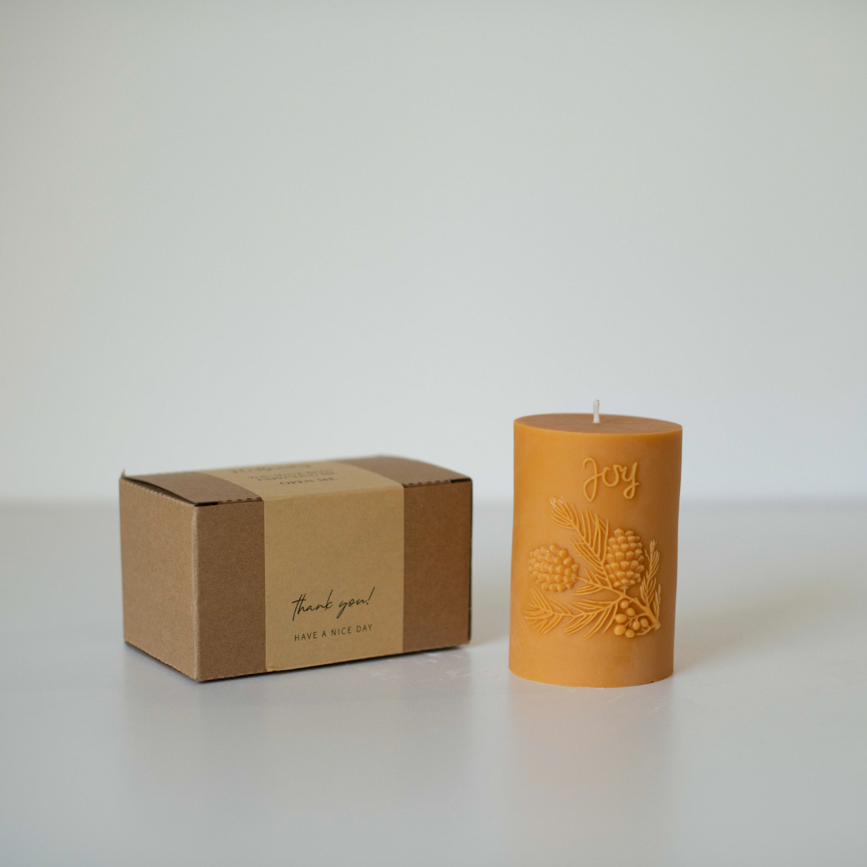 Amazon caliente-venta decorativa en forma de columna Significado de Protección Ambiental hecho a mano libre de humo vela regalo aromaterapia regalo mano