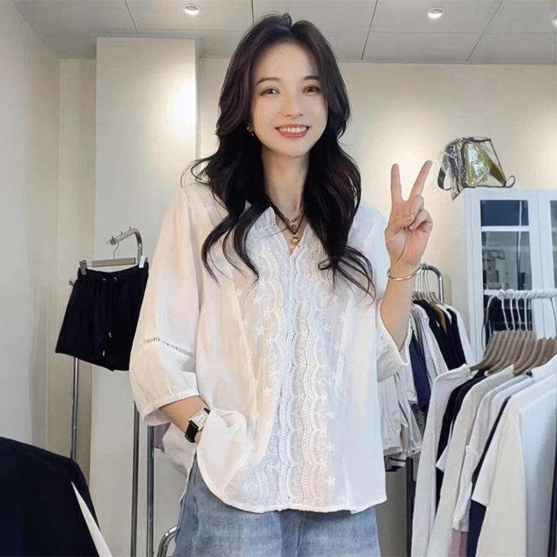 French Lace Cut Out Lace V-Neck Shirt for Women 2026 Summer New Large Size Casual Loose Puff Sleeve Top