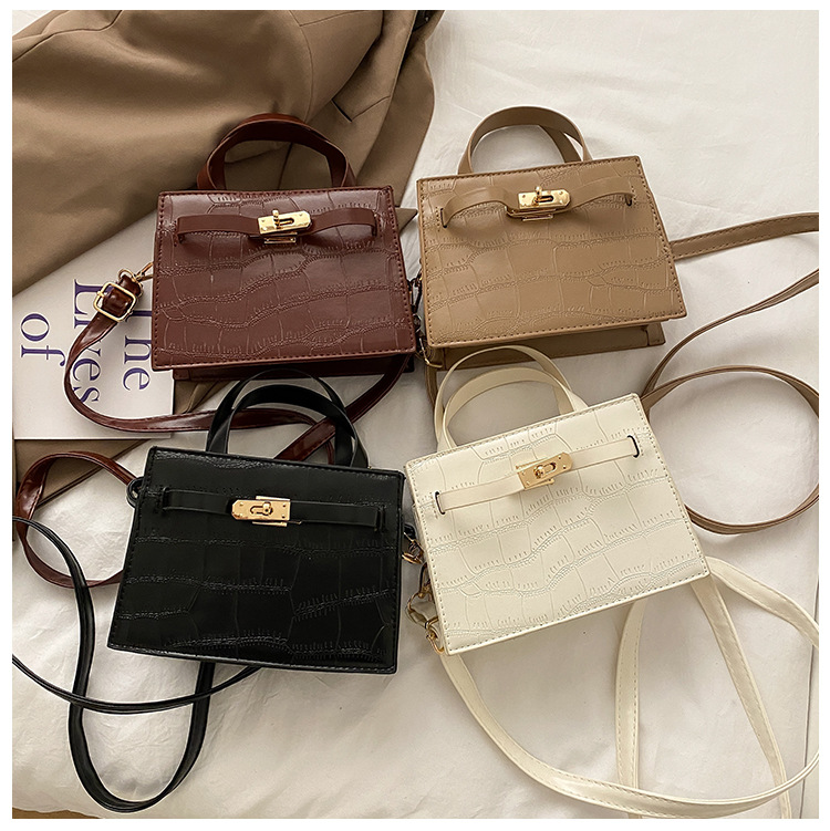 Fashion Shoulder Messenger Portable Bag display picture 9