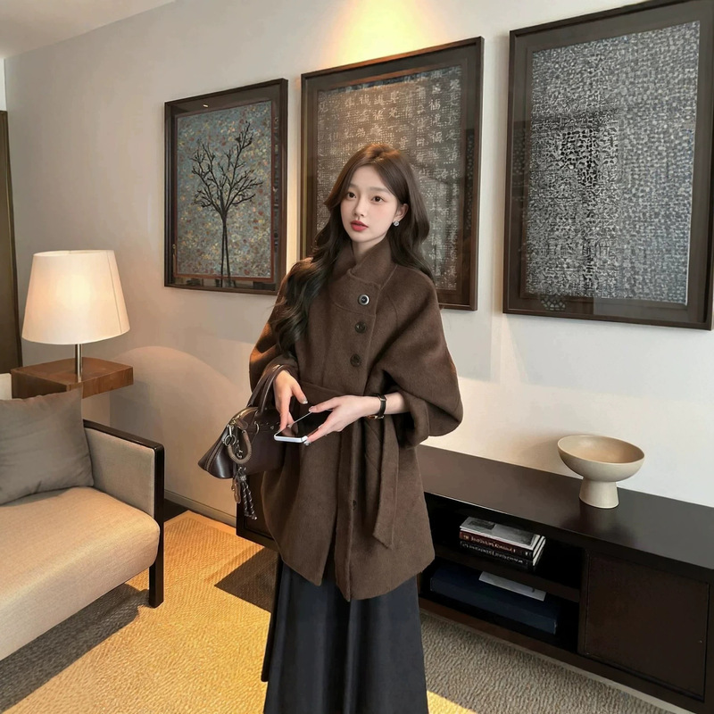 Camel-colored double-faced cashmere short coat for petite women, 2026 new autumn/winter style, fitted waist, wool blend outerwear