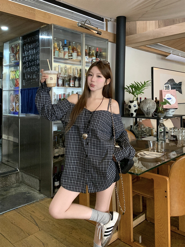 法式气质一字肩长袖衬衫女早秋季新款设计感小众纯欲辣妹露肩上衣|undefined